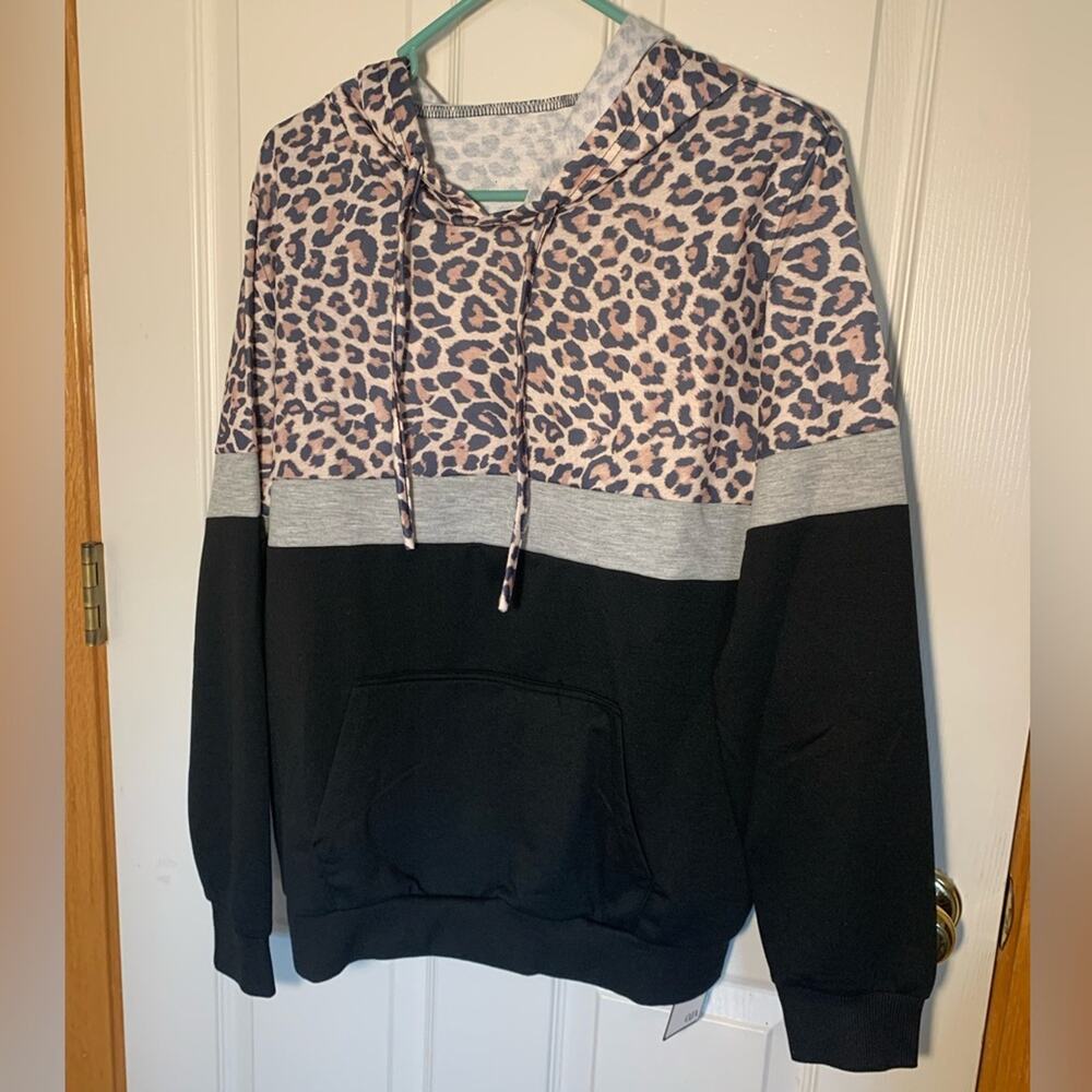 ANIMAL PRINT HOODIE